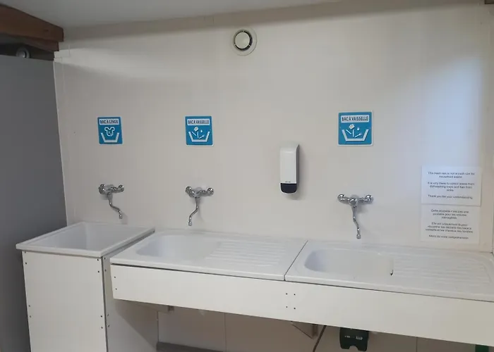 Κάμπινγκ Nature Le Valenty Lot En Vallee De La Dordogne Toboggan Geant Piscine Mini Golf 3*