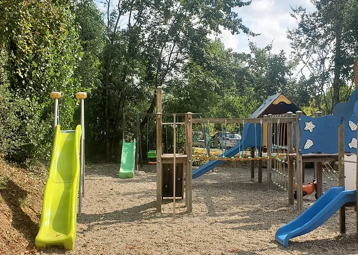 Κάμπινγκ Nature Le Valenty Lot En Vallee De La Dordogne Toboggan Geant Piscine Mini Golf 3*